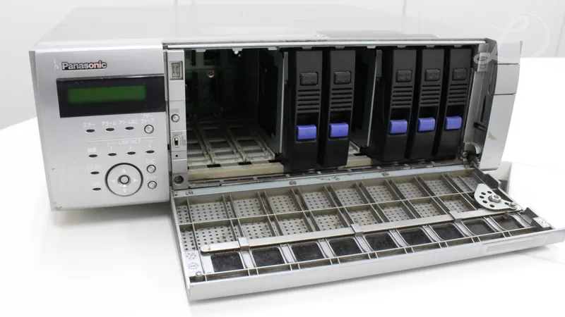 DG-ND400のHDD格納スロット