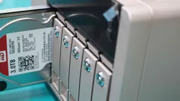 NAS QNAP TVS-663 3TBx4 重度論理障害からのデータ復旧に成功